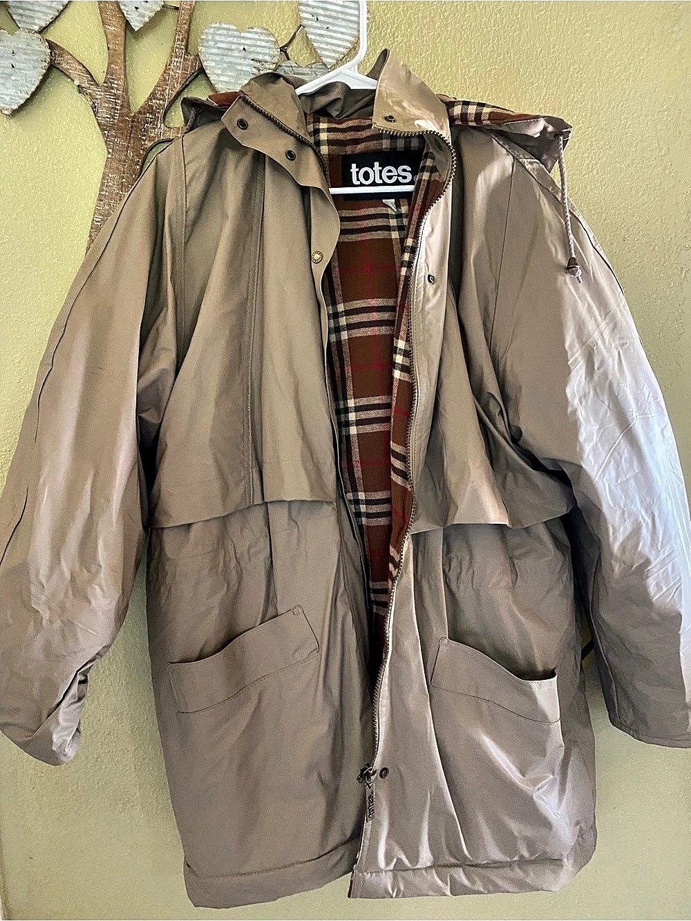 Totes Plaid Lined Utility Jacket in Beige & Brown Size Medium